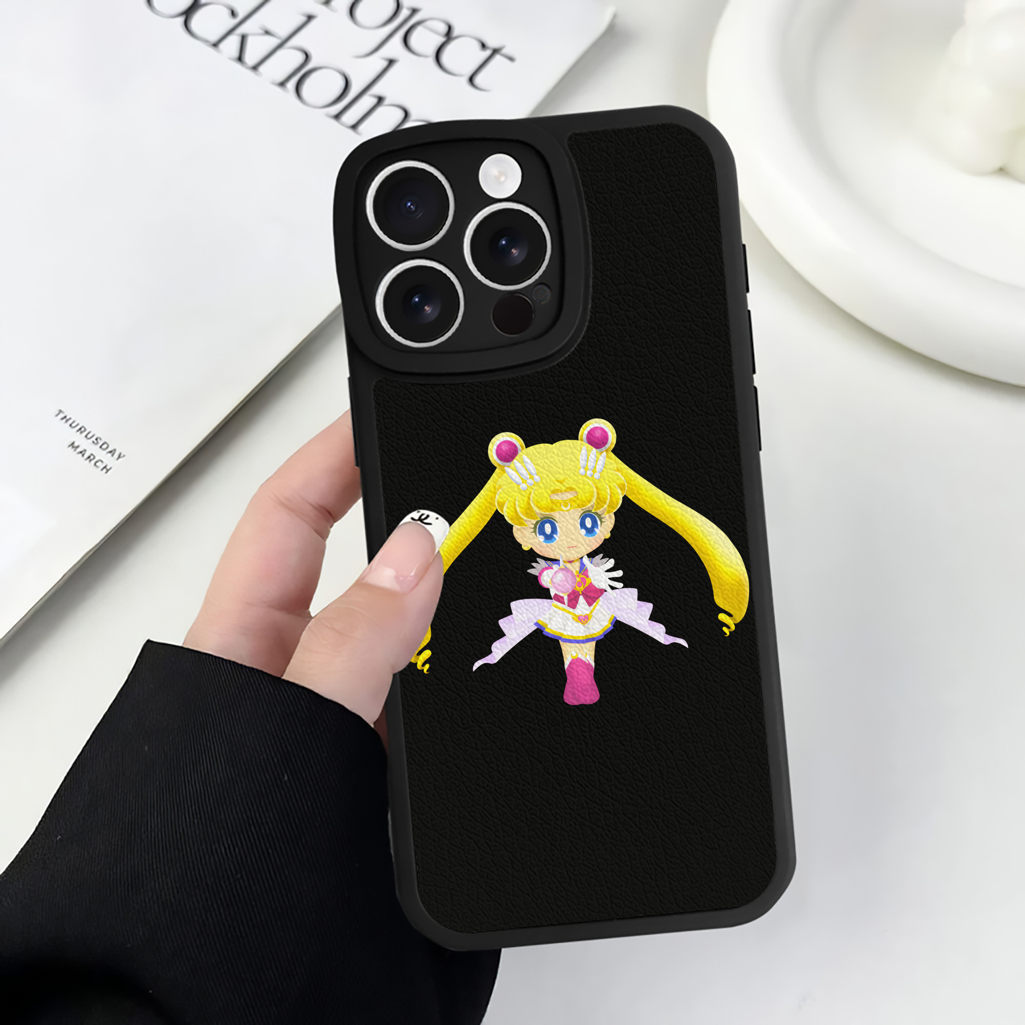 （画像用） 美少女戦士セーラームーン 月野 うさぎ つきの うさぎ Sailor Moon Tsukino Usagi 【iPhone 16シリーズ対応】シリコンスマホケース（レザー調） 材質：シリコン